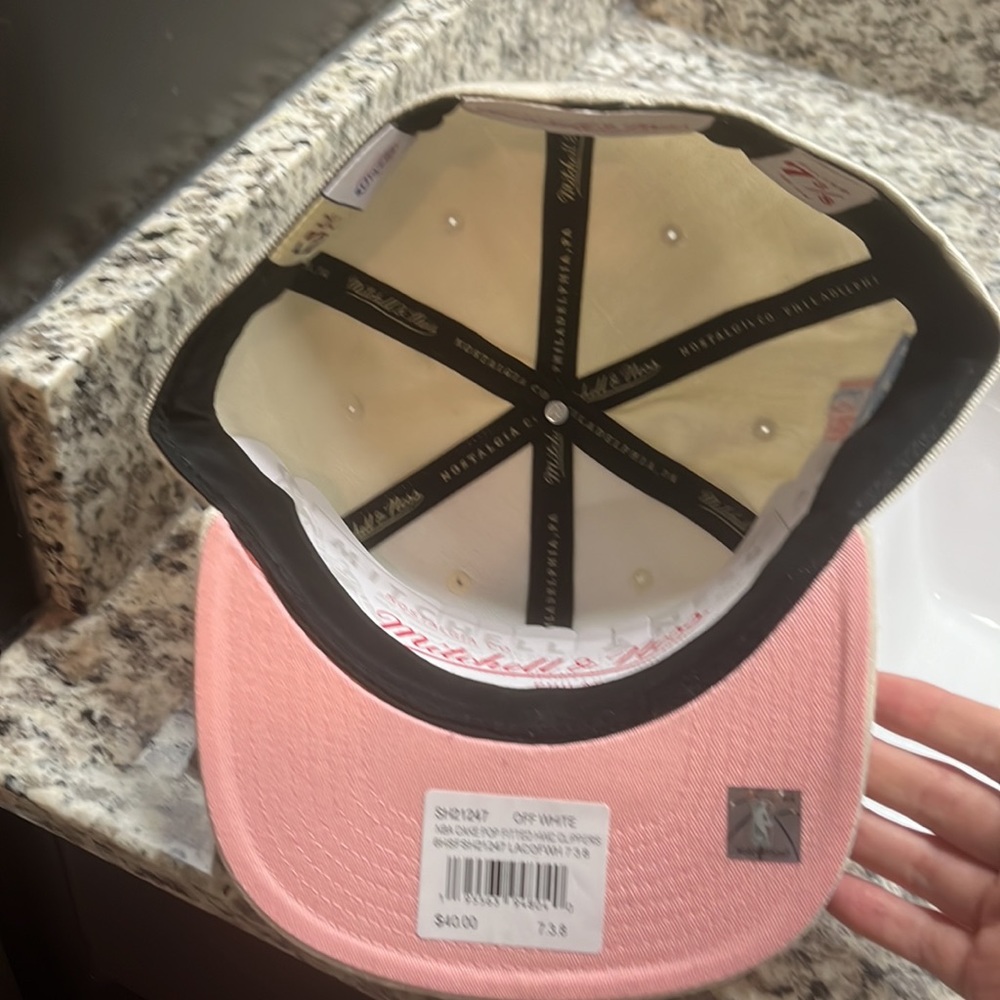 la fitted hat - Picture 4 of 4